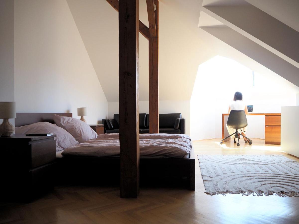 Vynimocny Apartman V Staromestskej Vile S Vyhladom Na Hrad Bratislava Exterior foto
